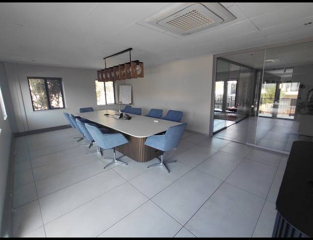 270M² OFFICE TO LET IN VORNA VALLEY